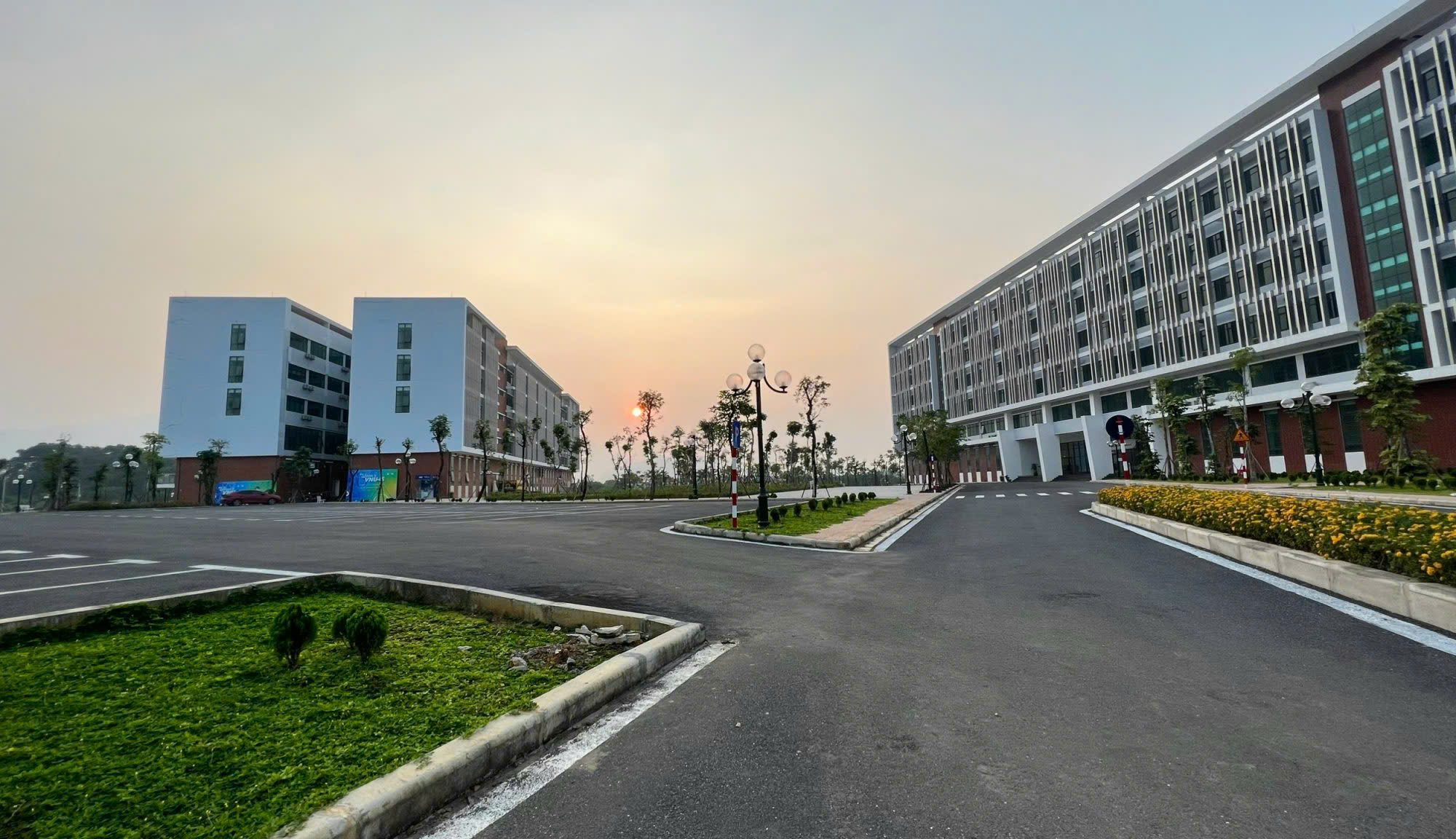 nguyen-thi-hue-dat-hoa-lac (13)