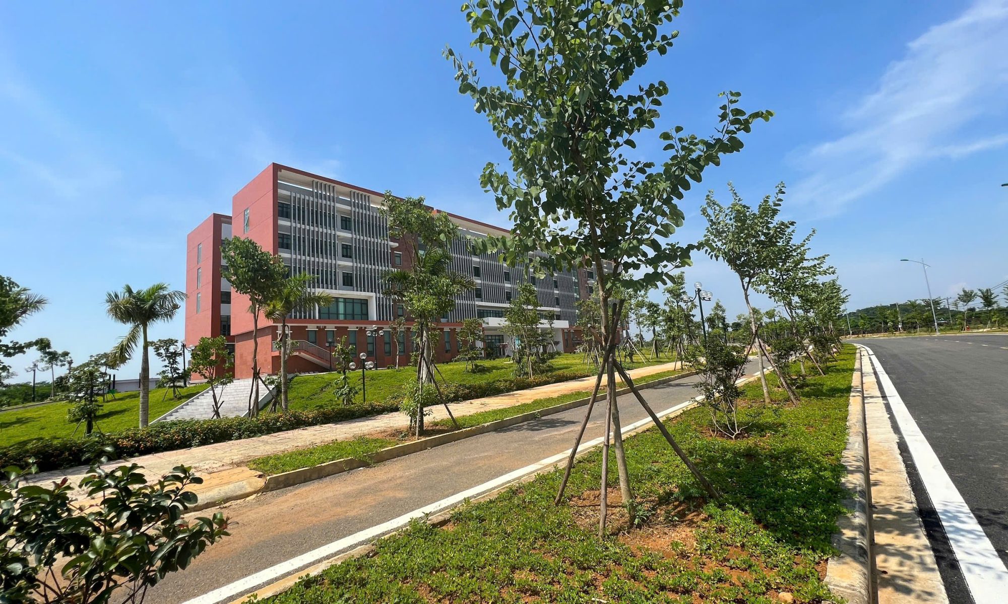 nguyen-thi-hue-dat-hoa-lac (15)