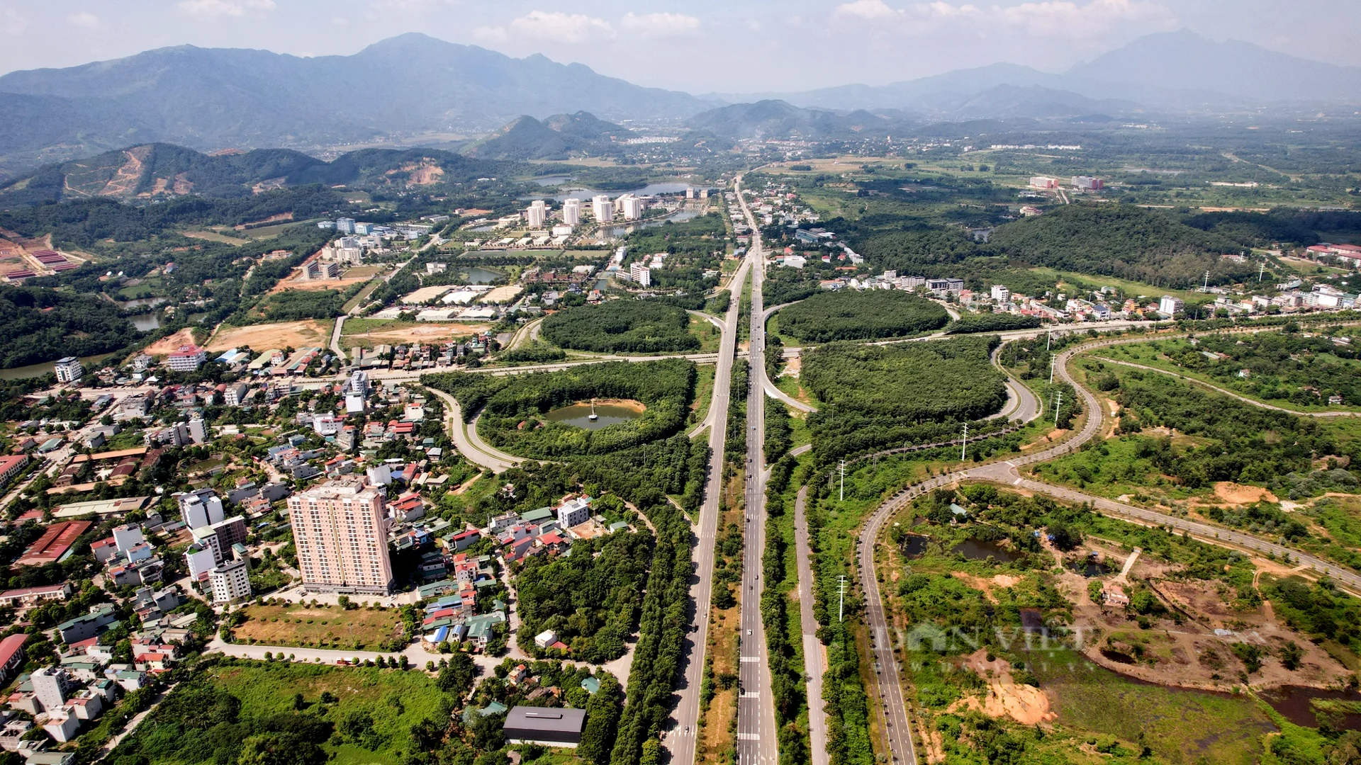 nguyen-thi-hue-dat-hoa-lac (1)