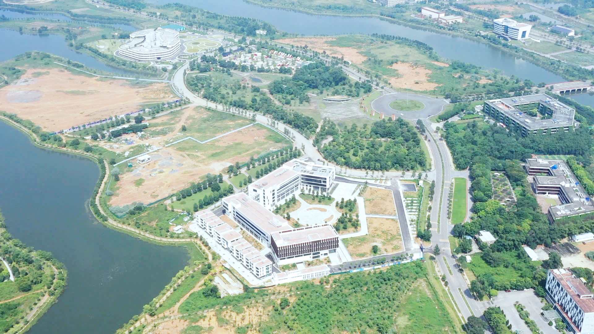 nguyen-thi-hue-dat-hoa-lac (1)