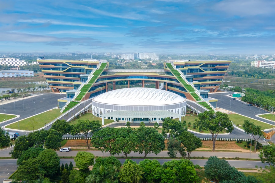 nguyen-thi-hue-dat-hoa-lac (1)