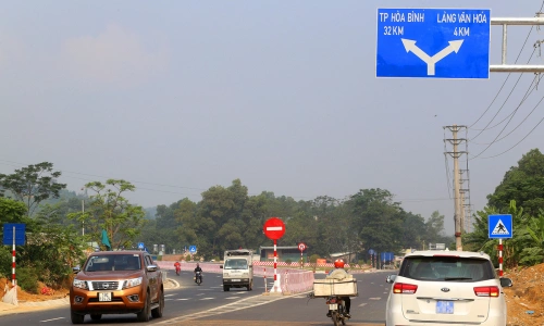 nguyen-thi-hue-dat-hoa-lac (1)